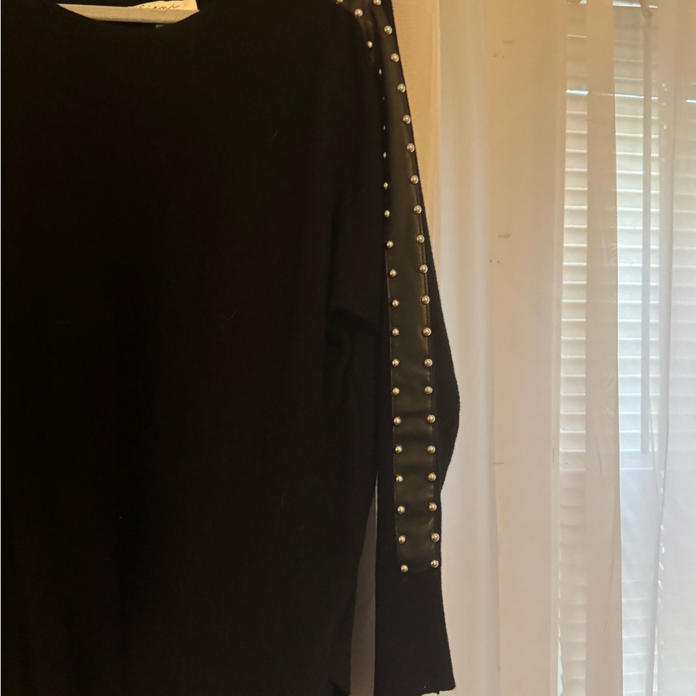 Sioni Milano Black Knit Top